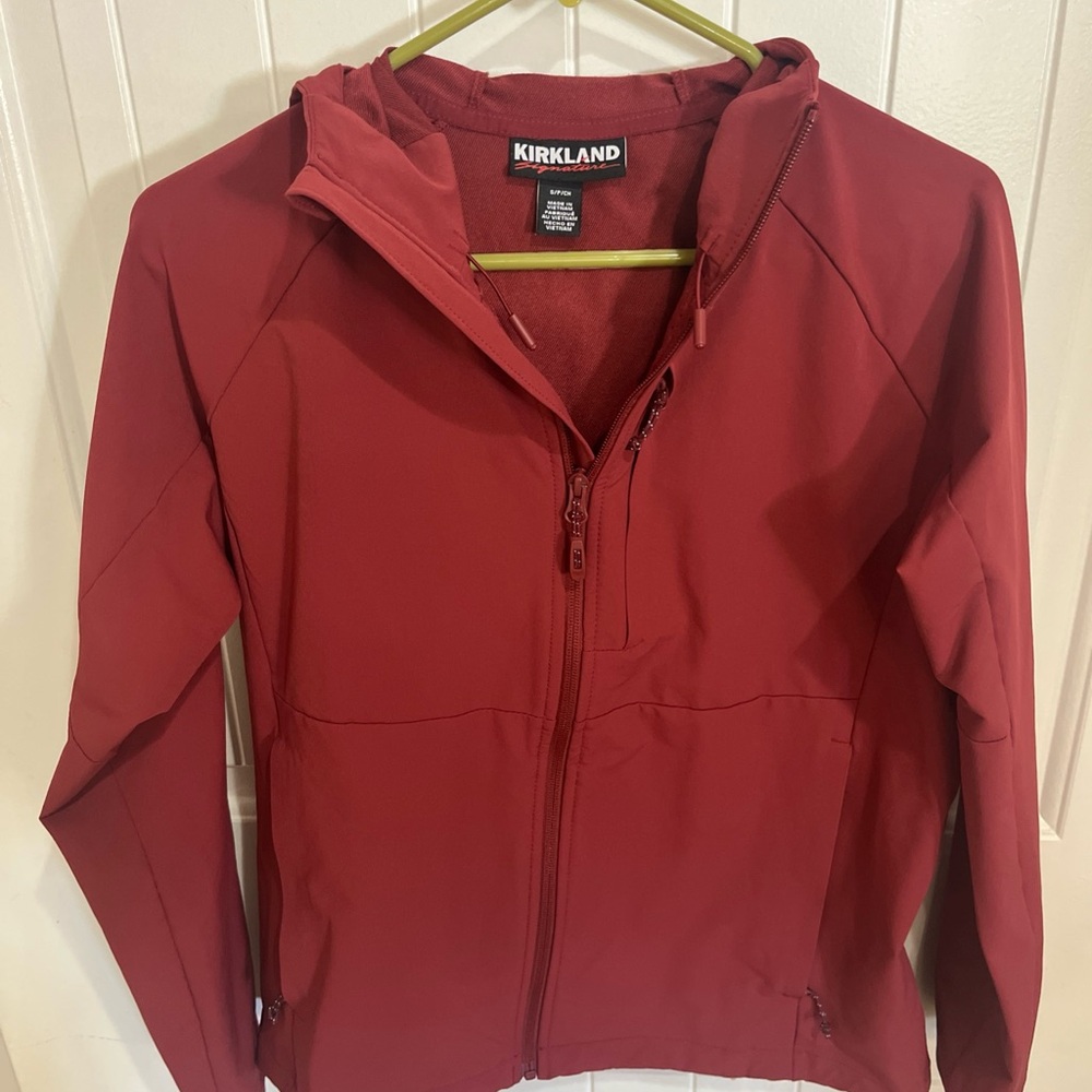 Kirkland Signature Women's Red Jacket Size S Outdoor Hiking Waterproof Like New